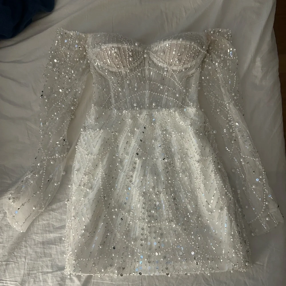 UNTAMED PETALS BY AMANDA JUDGE White Beaded Off-Shoulder Mini Dress - Picture 6 of 7